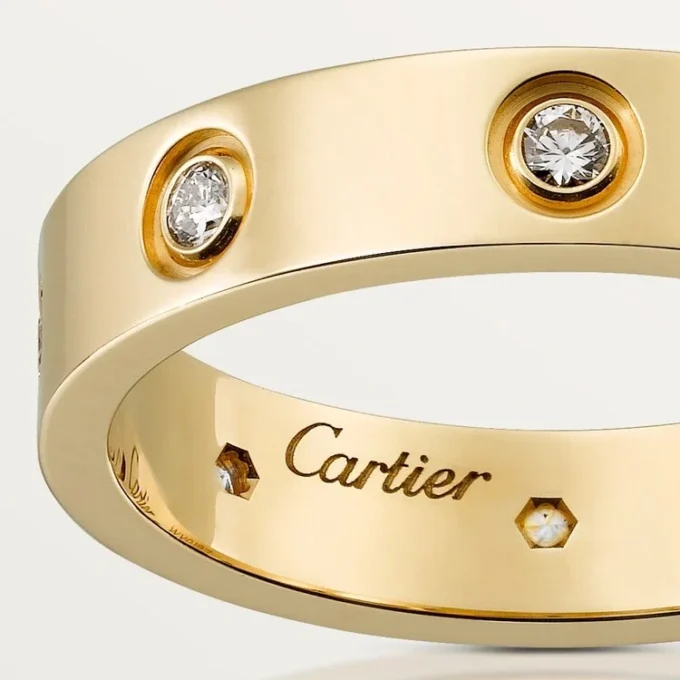 Aliança Love, 8 diamantes – Ouro amarelo, diamantes – Cartier