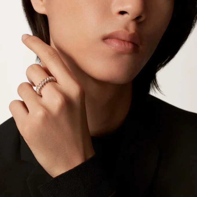 Anel Clash De Cartier, modelo pequeno, pavé