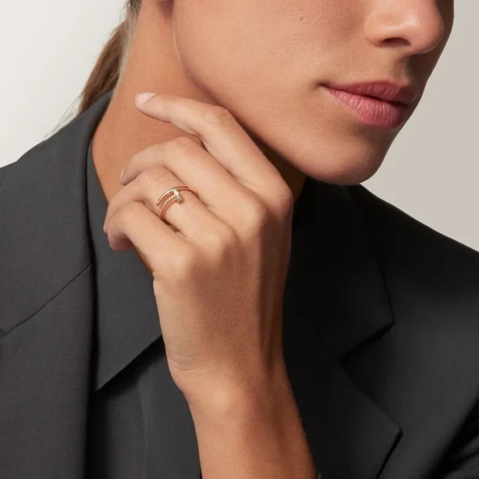 Anel Juste Un Clou, Modelo Pequeno, Diamantes