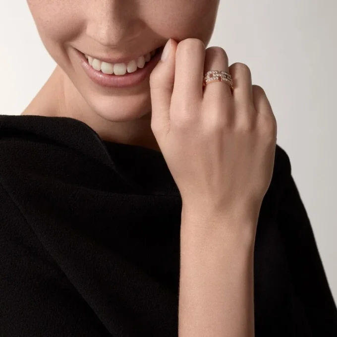 Anel Maillon Panthere, 3 fileiras com meia pavé de diamantes – Ouro rosa, diamantes – Cartier