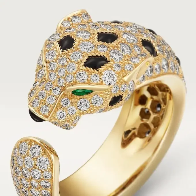Anel Panthere De Cartier – Ouro Amarelo, Esmeraldas, Ônix, Diamantes – Cartier