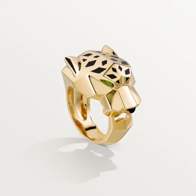 Anel Panthere De Cartier – Ouro amarelo, laca, granada tsavorita, ônix – Cartier