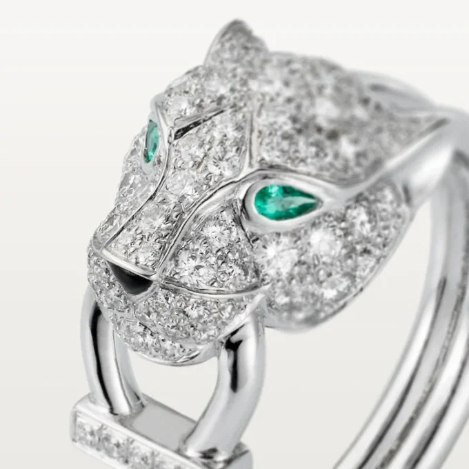 Anel Panthere De Cartier – Ouro Branco, Diamantes, Esmeraldas, Ônix – Cartier