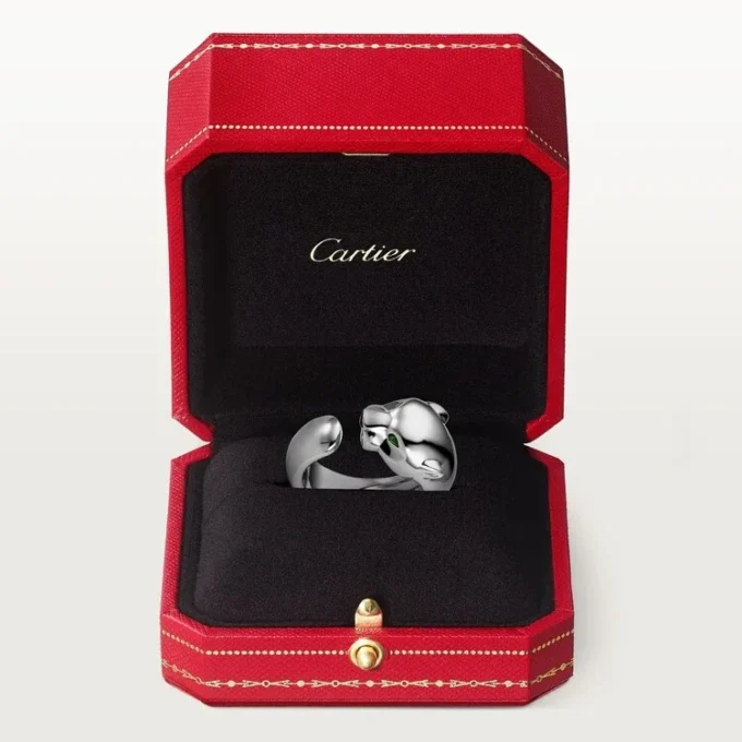Anel Panthere De Cartier – Ouro Branco, Granadas Tsavoritas, Ônix – Cartier