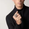Anel Panthere De Cartier – Ouro branco não rodiado, granadas tsavoritas, ônix – Cartier