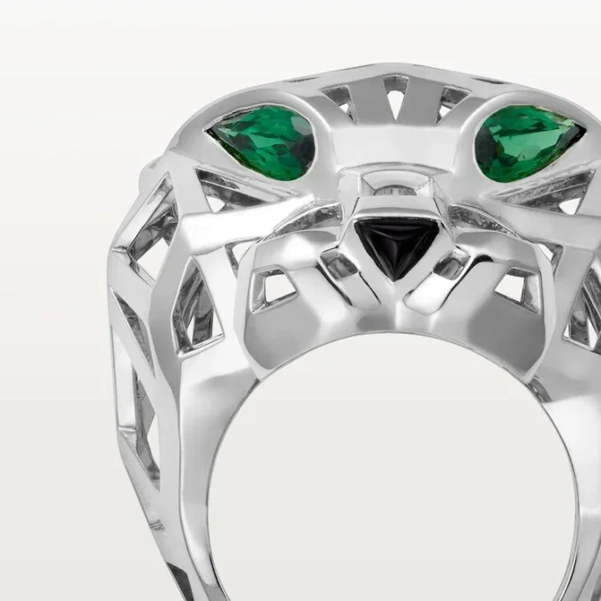 Anel Panthere De Cartier – Ouro branco não rodiado, granadas tsavoritas, ônix – Cartier
