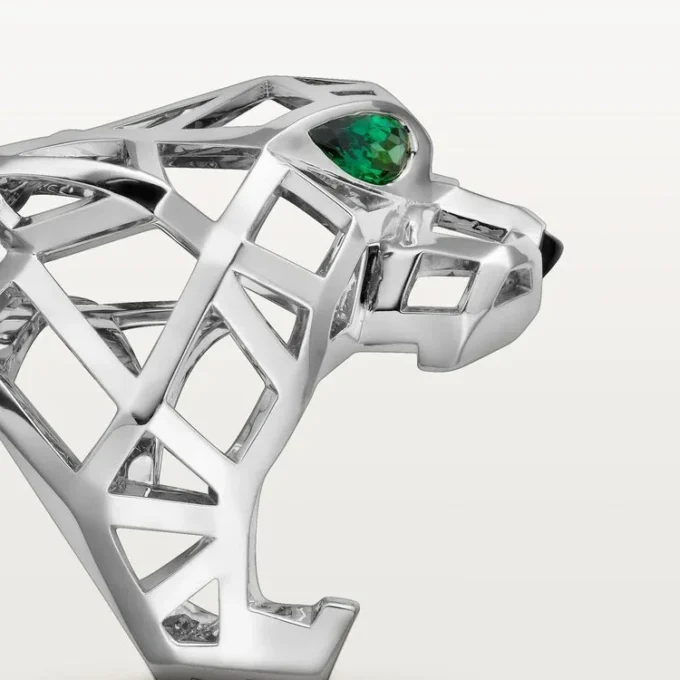Anel Panthere De Cartier – Ouro branco não rodiado, granadas tsavoritas, ônix – Cartier