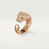 Anel Panthere De Cartier – Ouro rosa, diamantes, esmeraldas, ônix – Cartier