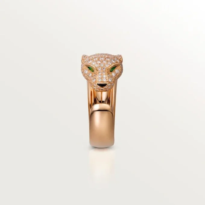 Anel Panthere De Cartier – Ouro rosa, diamantes, esmeraldas, ônix – Cartier
