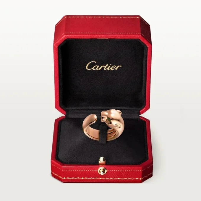 Anel Panthere De Cartier – Ouro rosa, granadas tsavoritas, ônix – Cartier