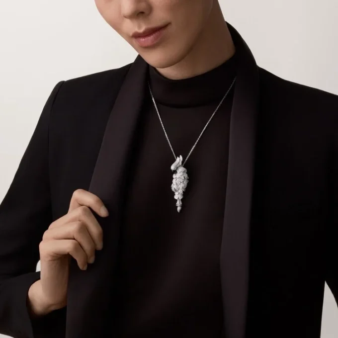 Colar Faune Et Flore De Cartier, pavé