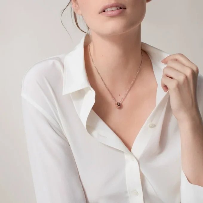 Colar Love, 6 diamantes – Ouro rosa, ouro branco, diamantes – Cartier