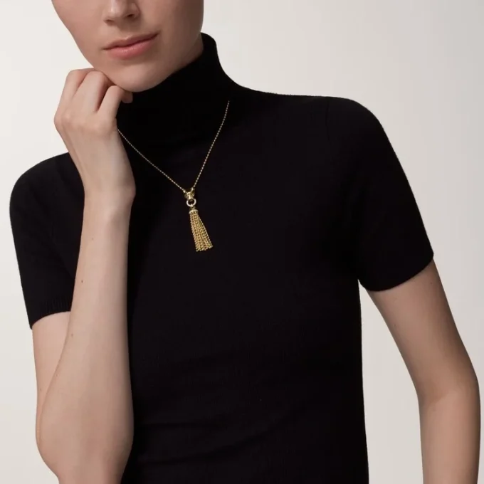 Colar Panthere De Cartier – Ouro amarelo, laca preta, granadas tsavoritas, ônix, diamantes – Cartier