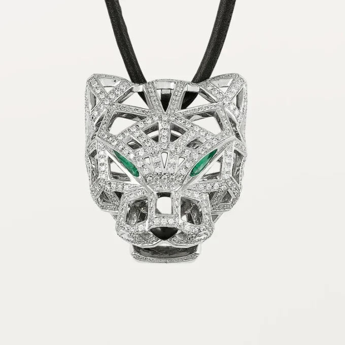Colar Panthere De Cartier – Ouro Branco, Esmeraldas, Diamantes, Ônix – Cartier