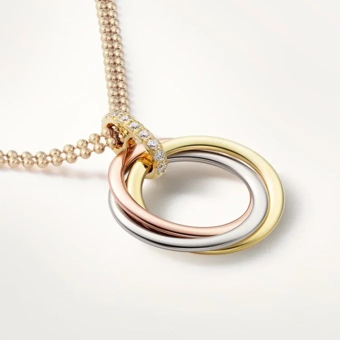 Colar Trinity com corrente de diamantes em ouro tricolor | Cartier Us