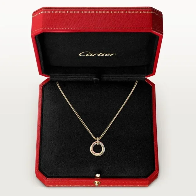 Colar Trinity com corrente de diamantes em ouro tricolor | Cartier Us