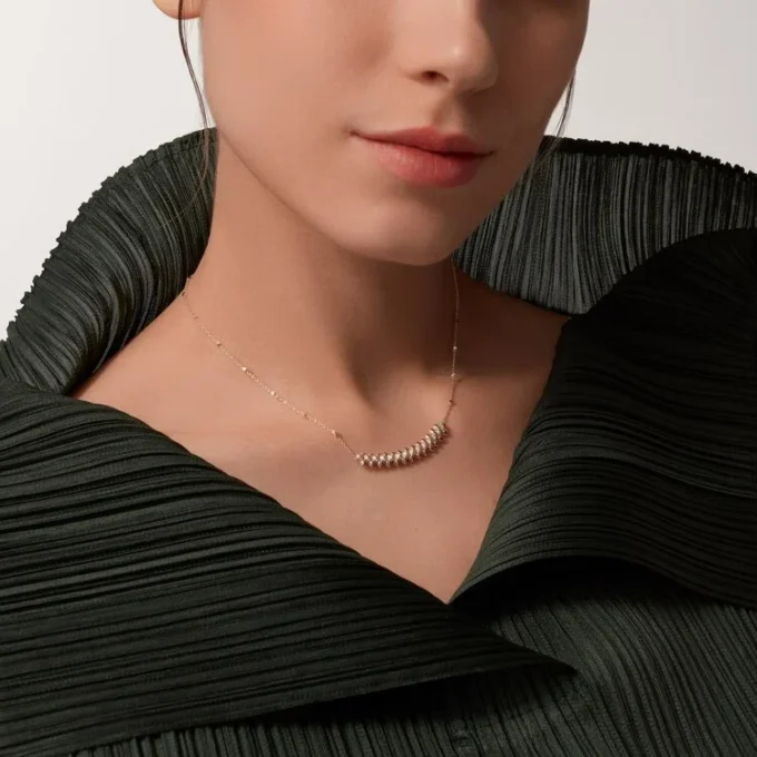Pingente Clash De Cartier, modelo pequeno, pavé