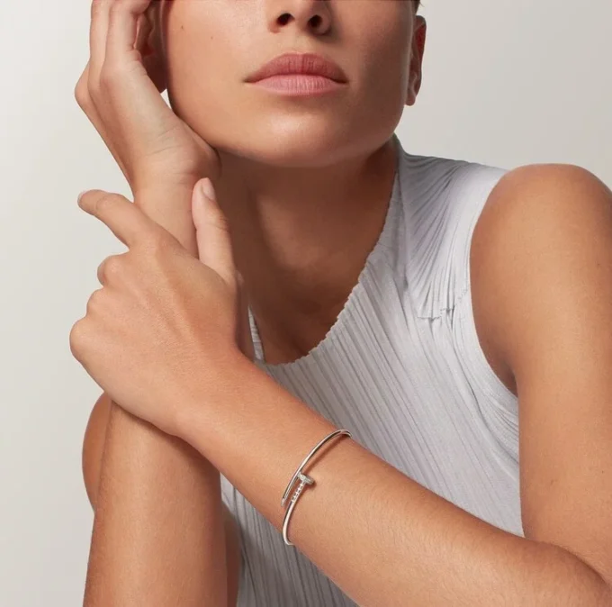 Pulseira Juste Un Clou, modelo pequeno, diamantes