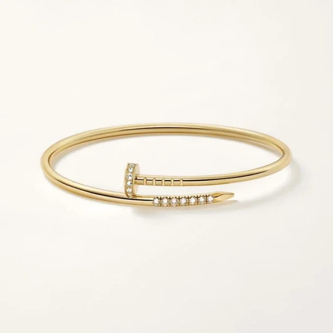 Pulseira Juste Un Clou, modelo pequeno, diamantes com cravação invertida