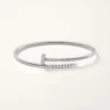Pulseira Juste Un Clou, modelo pequeno, diamantes com cravação invertida