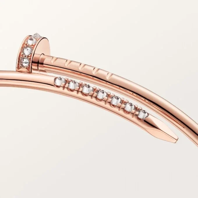 Pulseira Juste Un Clou, modelo pequeno, diamantes com cravação invertida