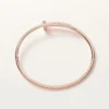 Pulseira Juste Un Clou, modelo pequeno, diamantes com cravação invertida