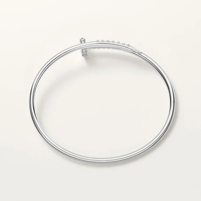 Pulseira Juste Un Clou, modelo pequeno, diamantes com cravação invertida