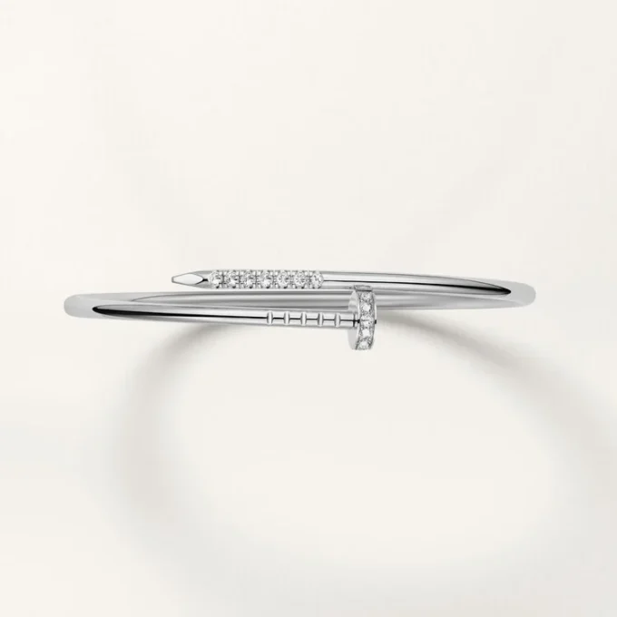 Pulseira Juste Un Clou, modelo pequeno, diamantes com cravação invertida