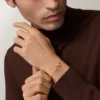 Pulseira Love, com corrente