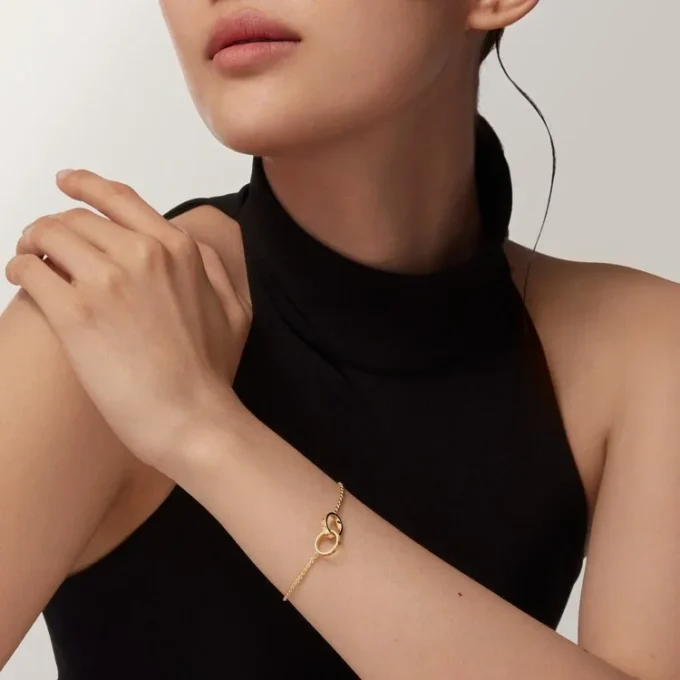 Pulseira Love, com corrente