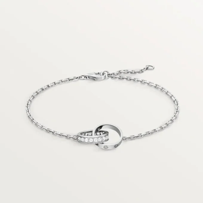 Pulseira Love, em corrente, semi-pavimentada