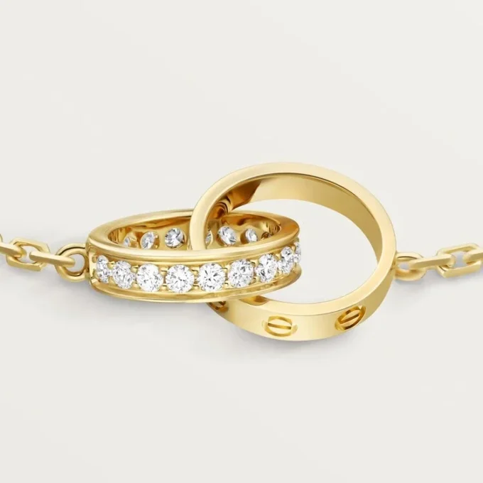 Pulseira Love, em corrente, semi-pavimentada