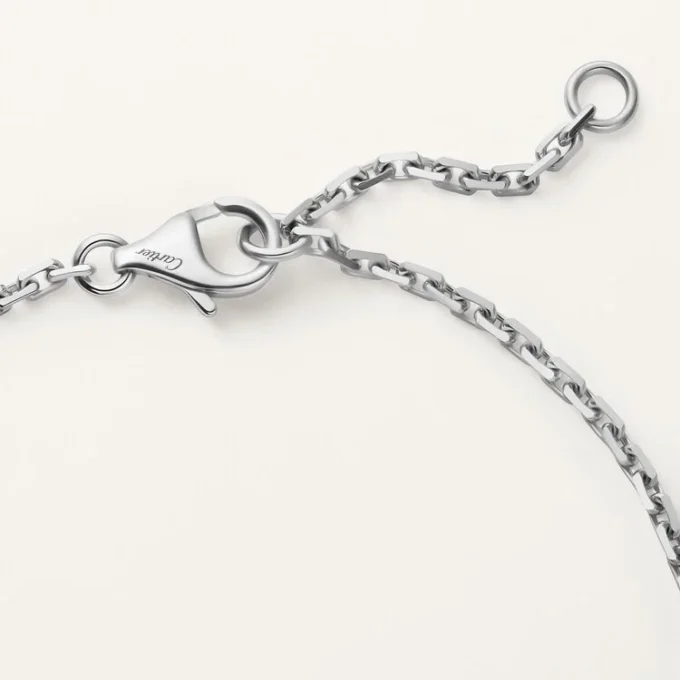 Pulseira Love, em corrente, semi-pavimentada