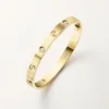 Pulseira Love, Modelo Clássico, Acabamento Escovado, 4 Diamantes