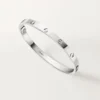 Pulseira Love, modelo médio