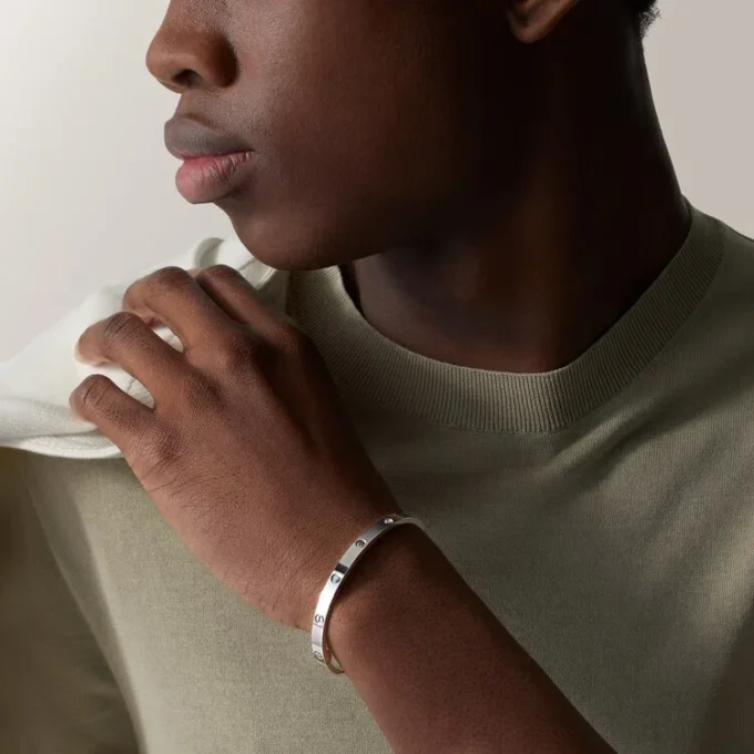 Pulseira Love, modelo médio, 4 diamantes