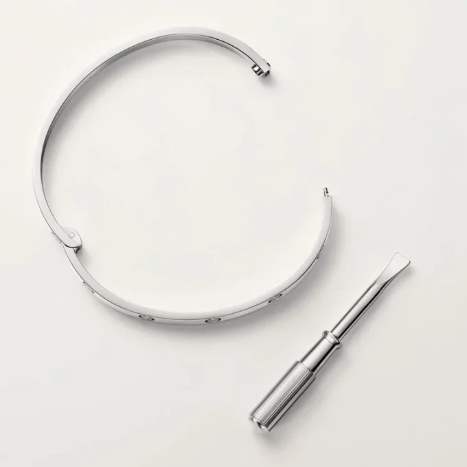Pulseira Love, modelo médio