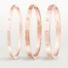 Pulseira Love, modelo médio