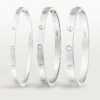 Pulseira Love, modelo médio