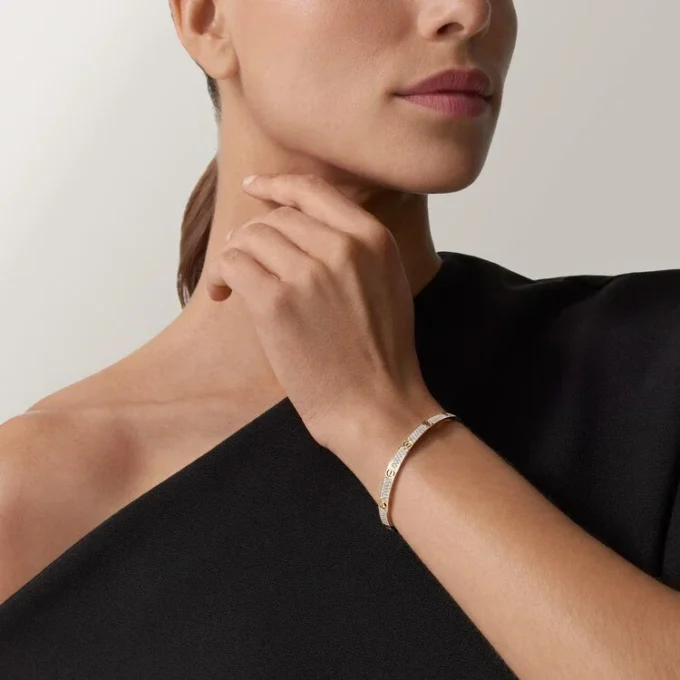 Pulseira Love, modelo médio, pavé