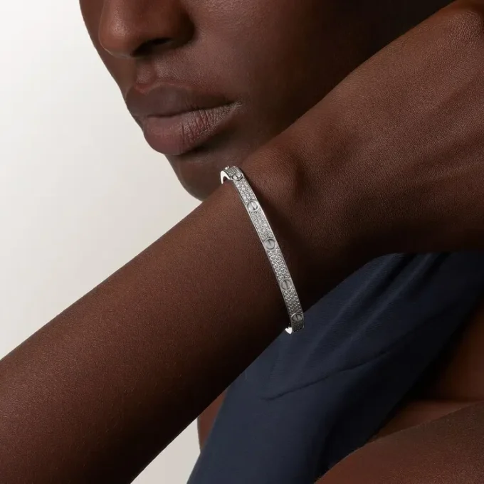 Pulseira Love, modelo médio, pavé