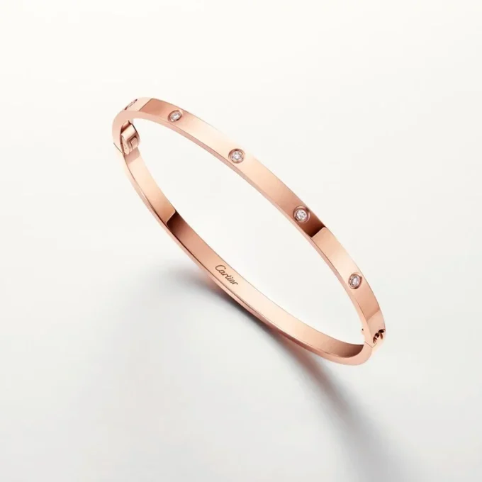 Pulseira Love, modelo pequeno, 10 diamantes