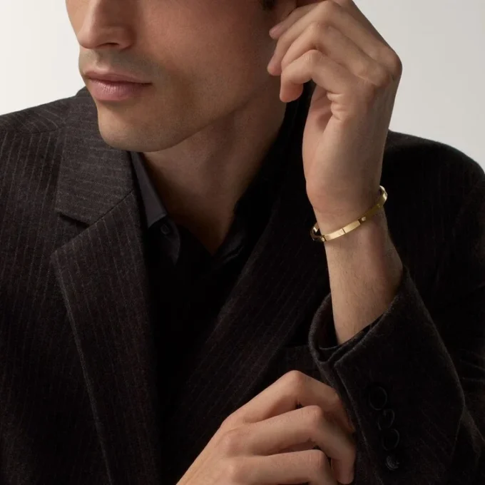 Pulseira Love, modelo pequeno, 10 diamantes