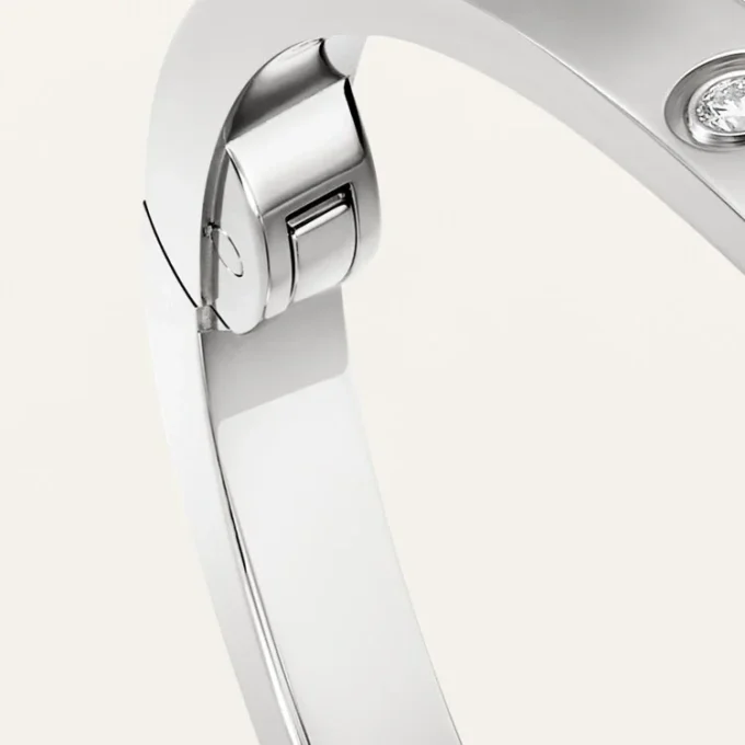 Pulseira Love, modelo pequeno, 10 diamantes