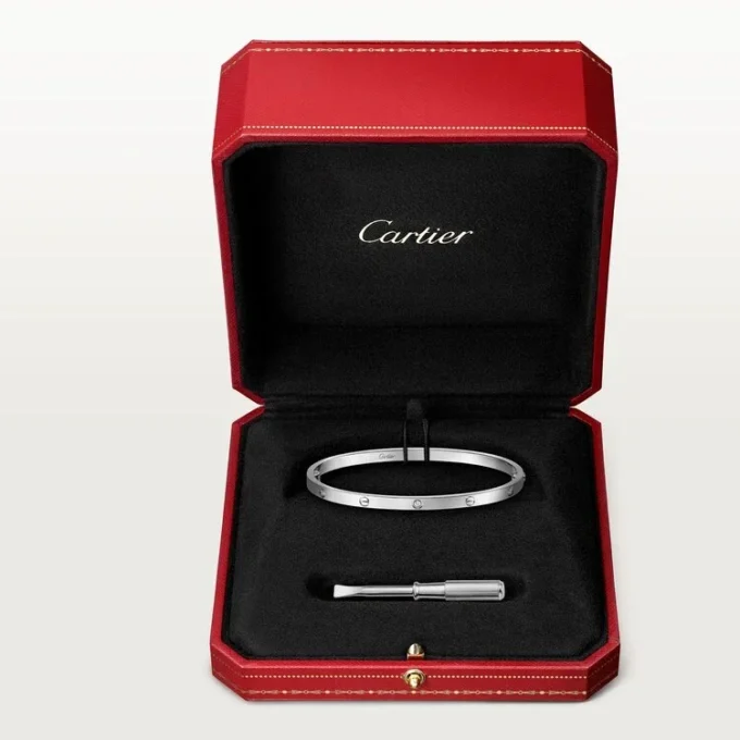 Pulseira Love, modelo pequeno, 6 diamantes