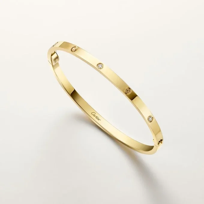 Pulseira Love, modelo pequeno, 6 diamantes
