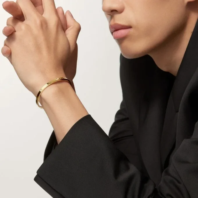 Pulseira Love, modelo pequeno, 6 diamantes