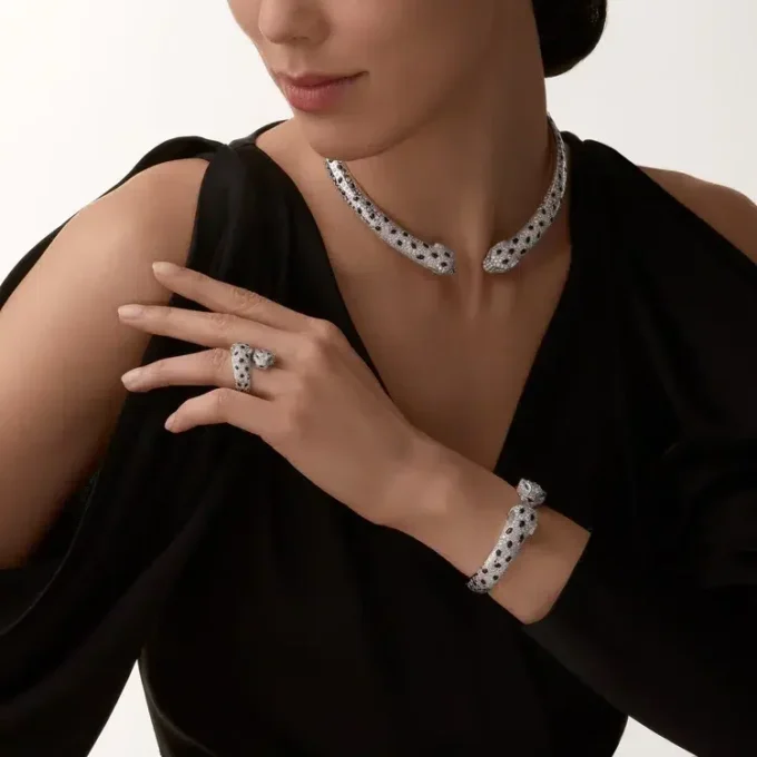 Pulseira Panthere De Cartier, articulada, com pavé