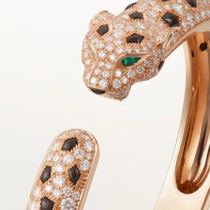 Pulseira Panthere De Cartier, modelo médio, semi-pavé