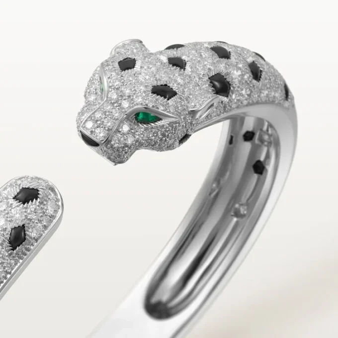 Pulseira Panthere De Cartier, modelo médio, semi-pavé